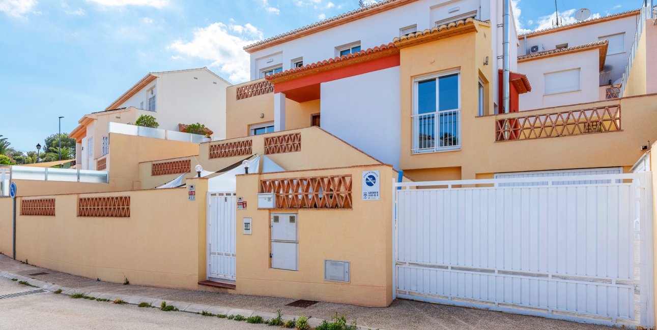 Resale - Villa -
Alfaz del Pi - Alfaz del Pi - Town