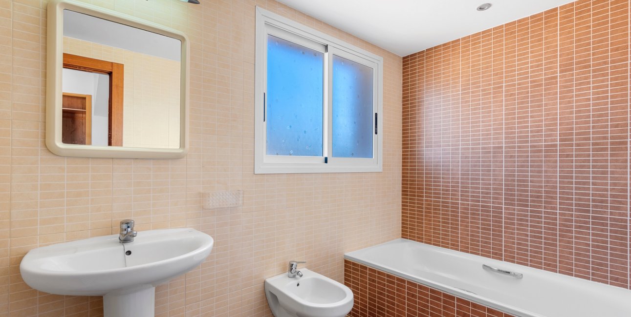 Resale - Villa -
Alfaz del Pi - Alfaz del Pi - Town