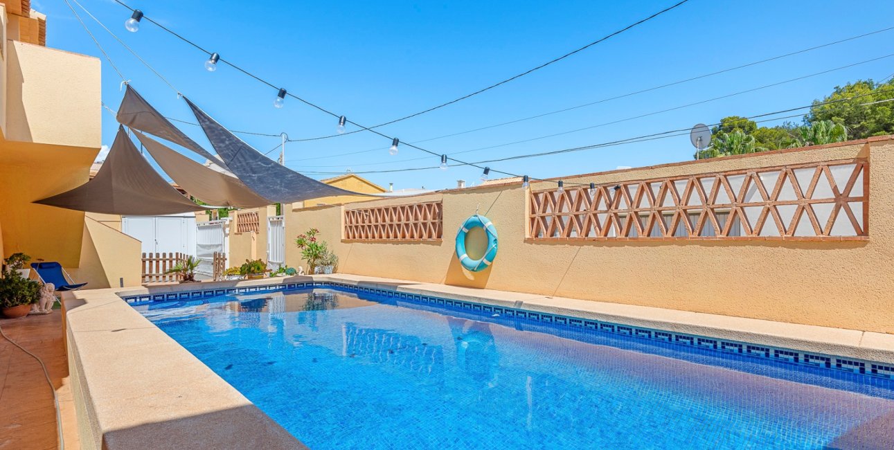 Resale - Villa -
Alfaz del Pi - Alfaz del Pi - Town