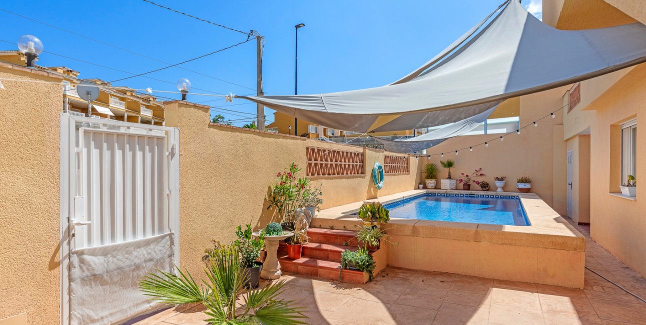 Resale - Villa -
Alfaz del Pi - Alfaz del Pi - Town