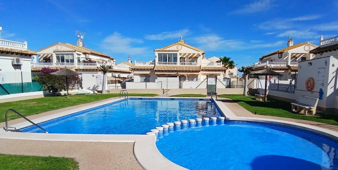 Resale - Townhouse -
Orihuela Costa - La Florida