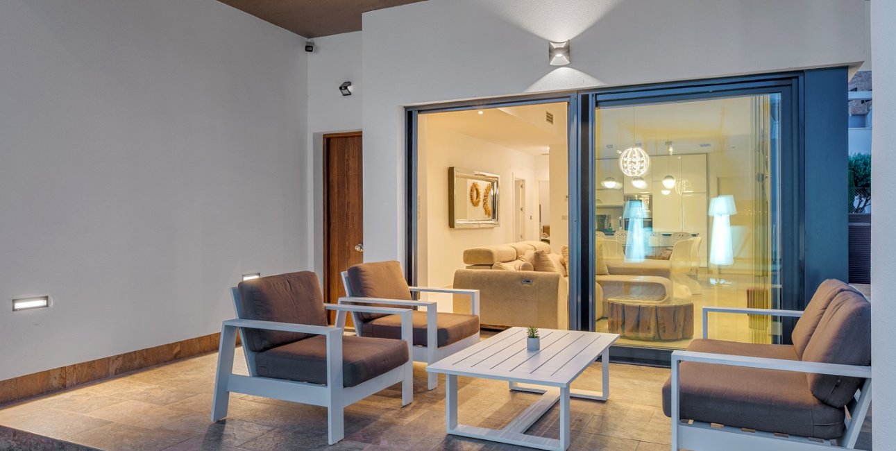 Resale - Villa -
Orihuela Costa - Villamartin