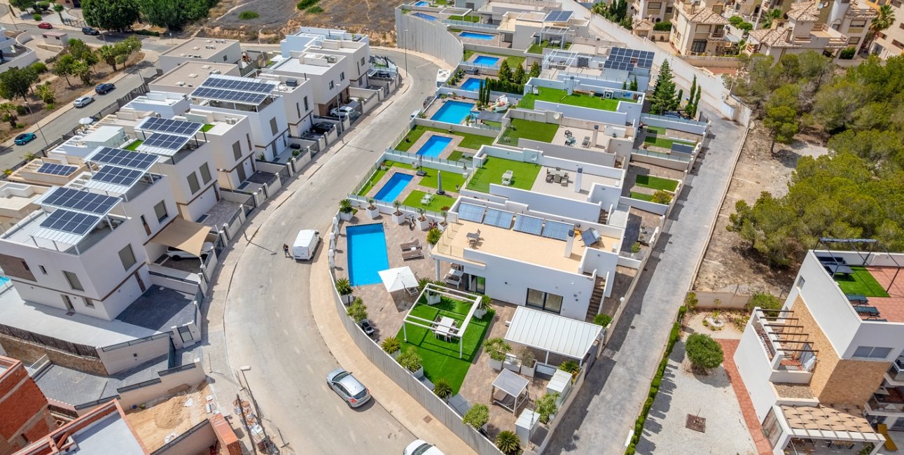 Resale - Villa -
Orihuela Costa - Villamartin