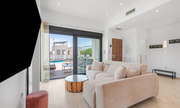 Resale - Villa -
Orihuela Costa - Villamartin