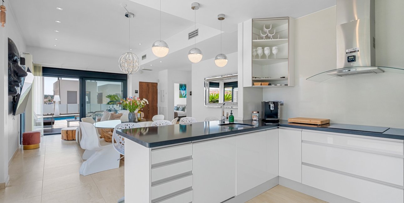 Resale - Villa -
Orihuela Costa - Villamartin