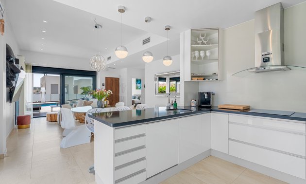 Resale - Villa -
Orihuela Costa - Villamartin