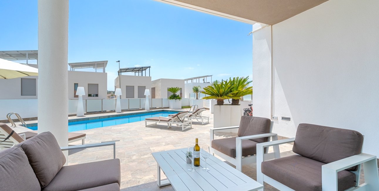 Resale - Villa -
Orihuela Costa - Villamartin
