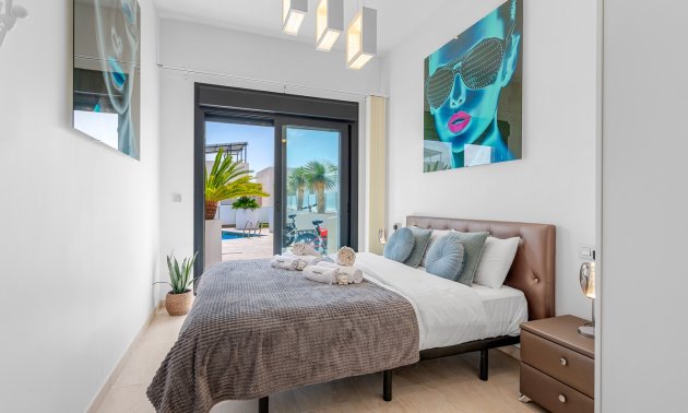 Resale - Villa -
Orihuela Costa - Villamartin