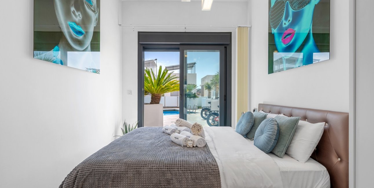 Resale - Villa -
Orihuela Costa - Villamartin