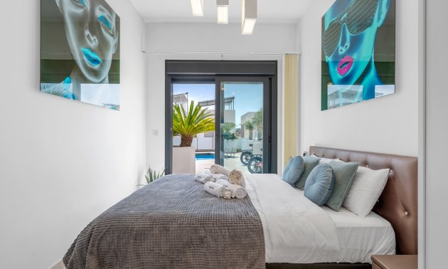 Resale - Villa -
Orihuela Costa - Villamartin