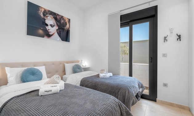 Resale - Villa -
Orihuela Costa - Villamartin