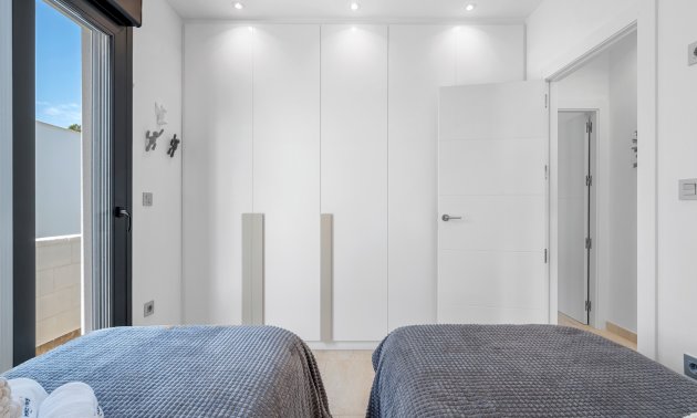 Resale - Villa -
Orihuela Costa - Villamartin