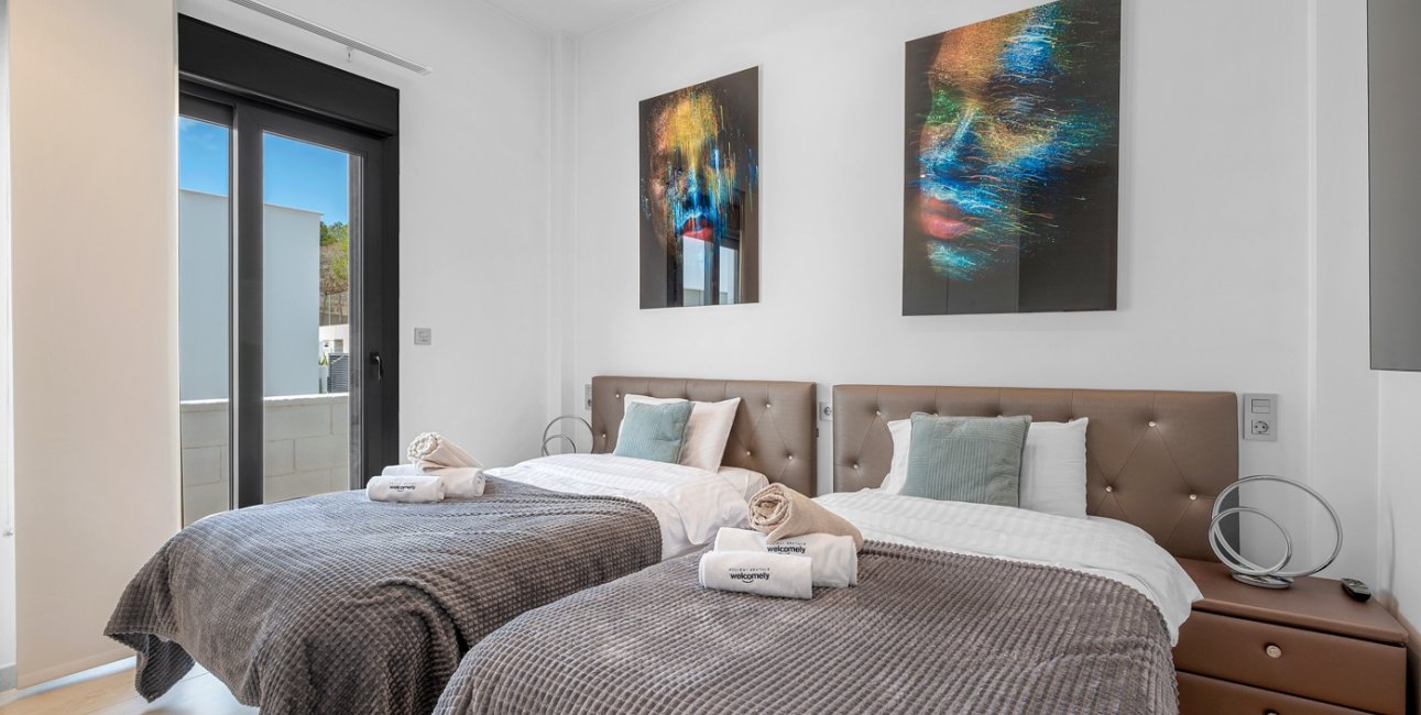 Resale - Villa -
Orihuela Costa - Villamartin