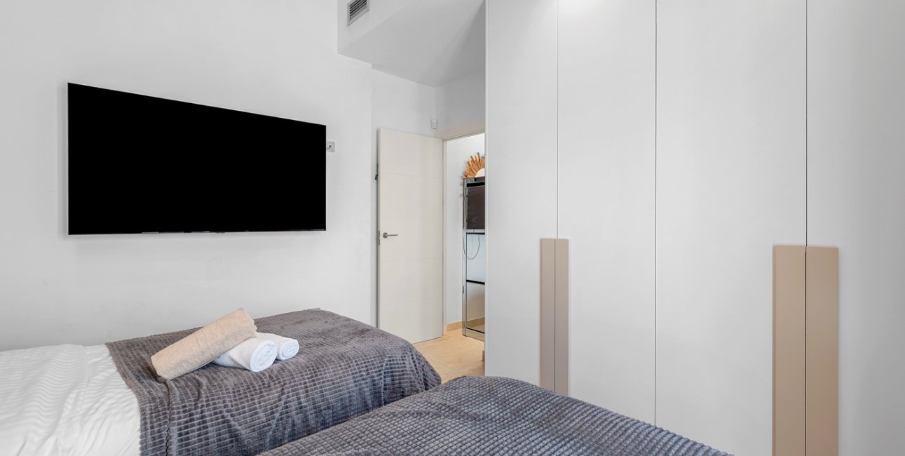 Resale - Villa -
Orihuela Costa - Villamartin