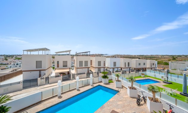 Resale - Villa -
Orihuela Costa - Villamartin