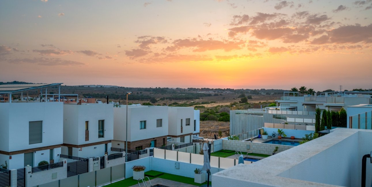 Resale - Villa -
Orihuela Costa - Villamartin