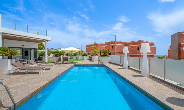 Resale - Villa -
Orihuela Costa - Villamartin