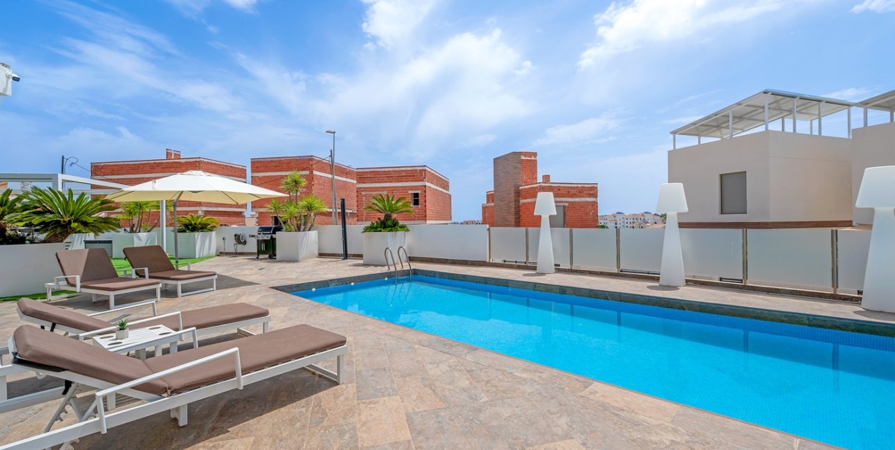 Resale - Villa -
Orihuela Costa - Villamartin