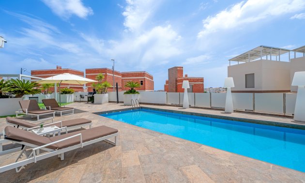 Resale - Villa -
Orihuela Costa - Villamartin