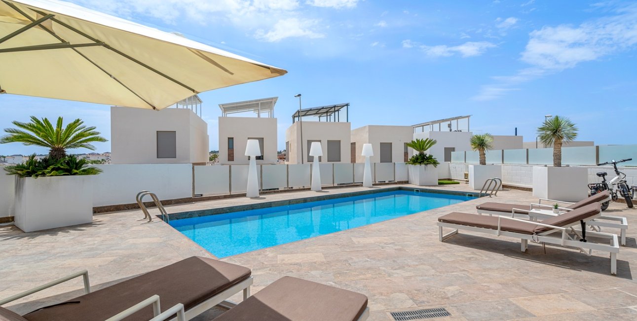 Resale - Villa -
Orihuela Costa - Villamartin