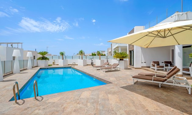 Resale - Villa -
Orihuela Costa - Villamartin