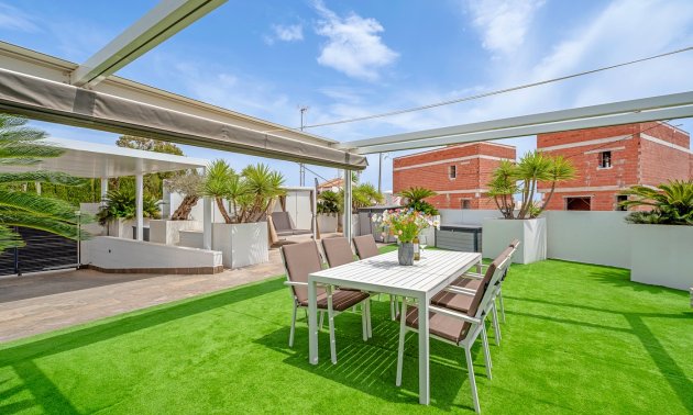 Resale - Villa -
Orihuela Costa - Villamartin