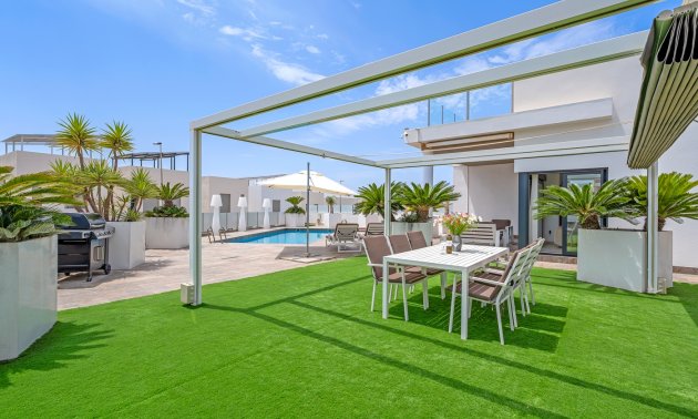 Resale - Villa -
Orihuela Costa - Villamartin