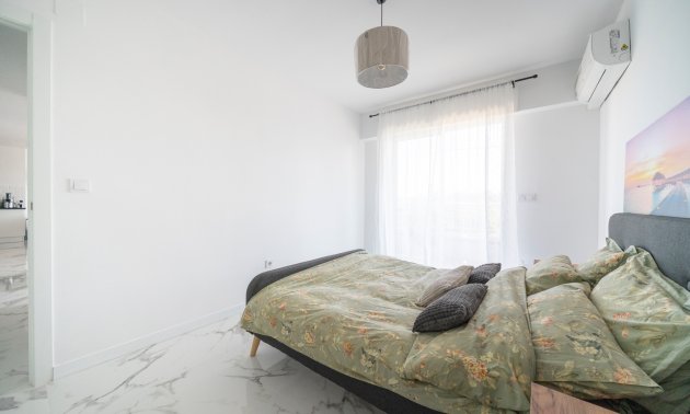 Resale - Apartment / flat -
Orihuela Costa - Punta Prima