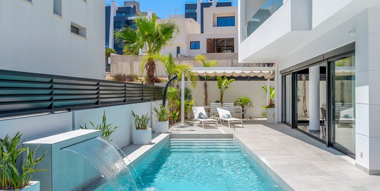 Resale - Villa -
Guardamar del Segura - Los Secanos