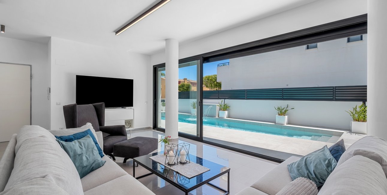 Resale - Villa -
Guardamar del Segura - Los Secanos