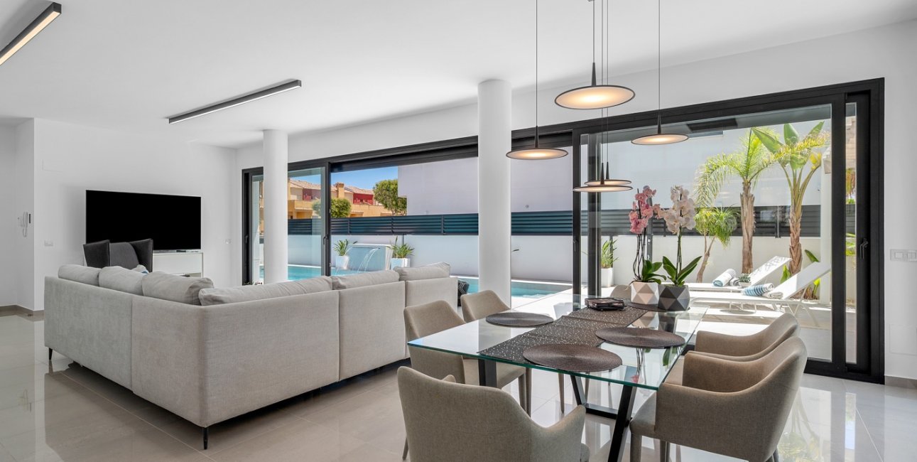 Resale - Villa -
Guardamar del Segura - Los Secanos