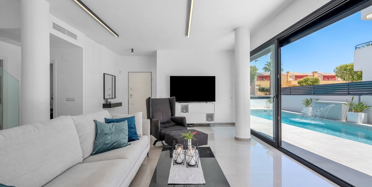 Resale - Villa -
Guardamar del Segura - Los Secanos