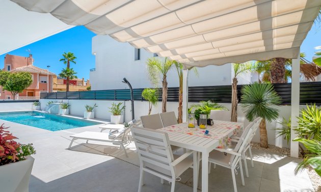 Resale - Villa -
Guardamar del Segura - Los Secanos