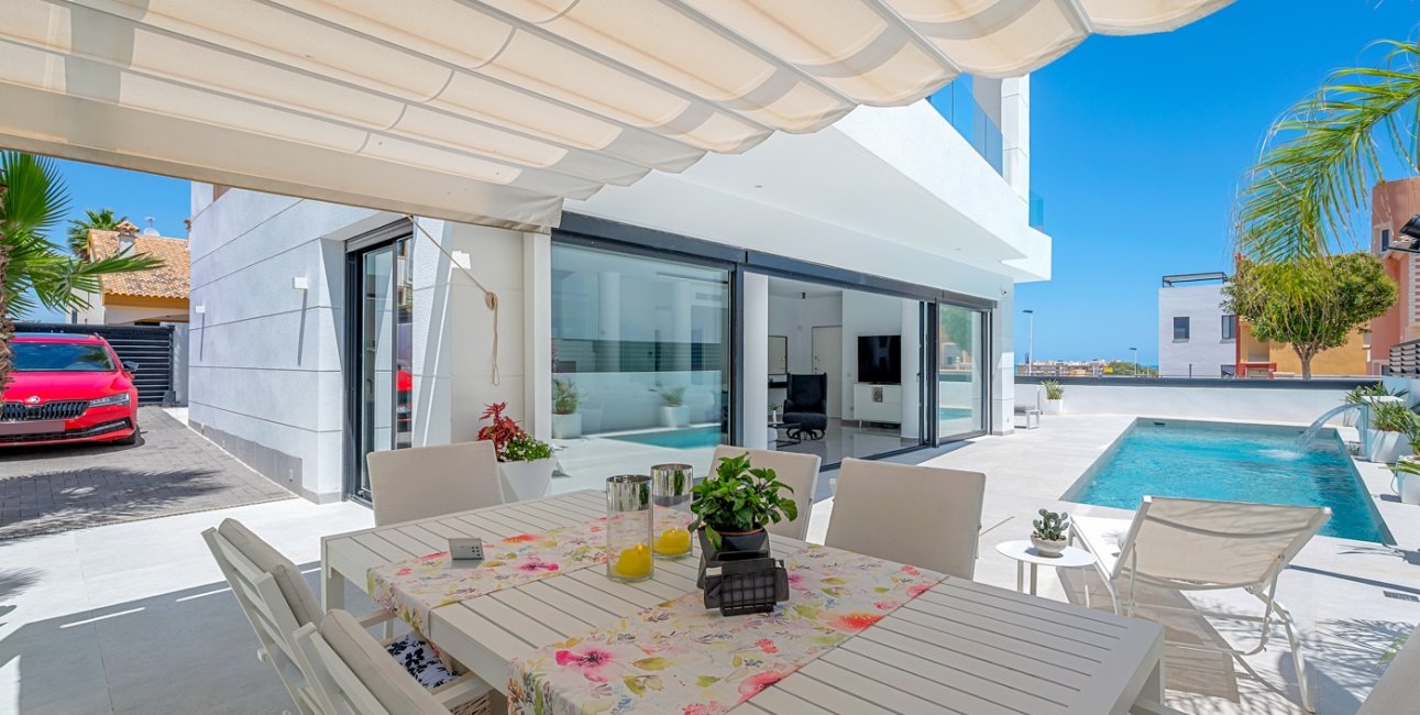 Resale - Villa -
Guardamar del Segura - Los Secanos