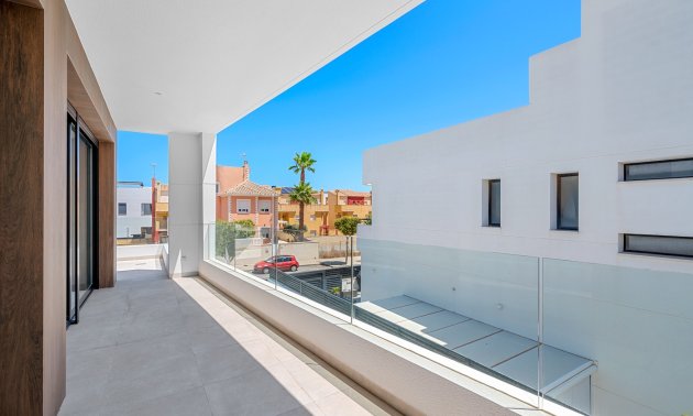 Resale - Villa -
Guardamar del Segura - Los Secanos