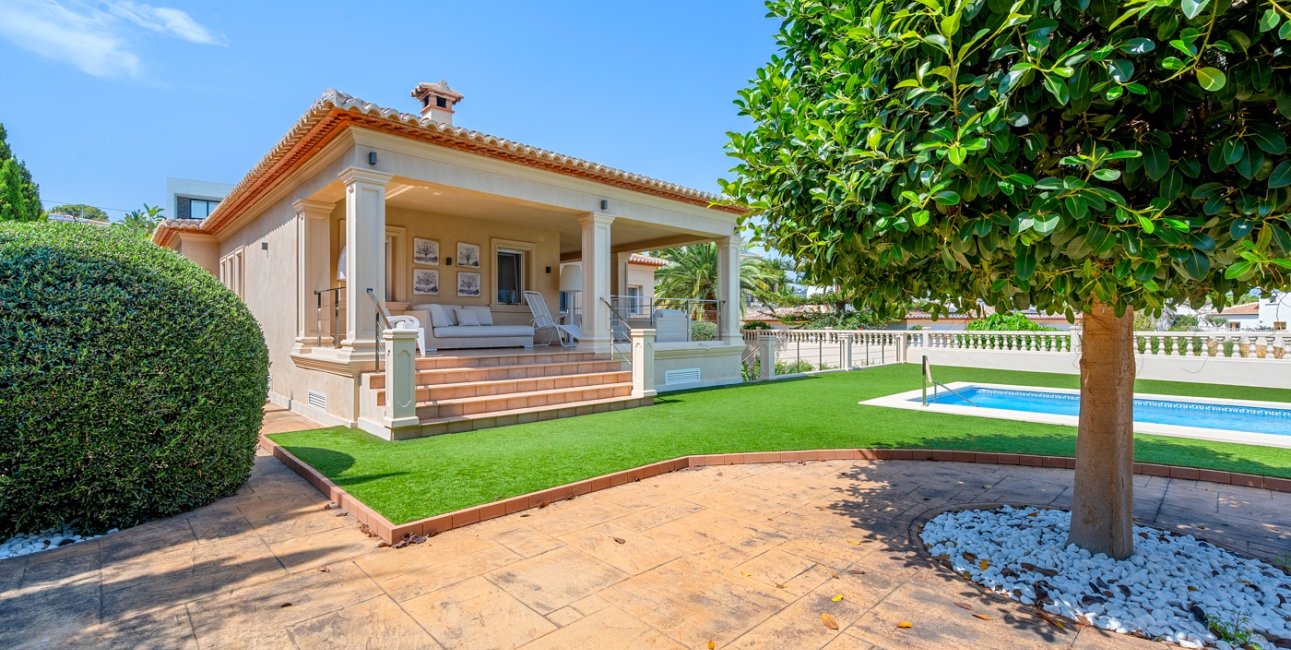 Resale - Villa -
Benissa - Carrio