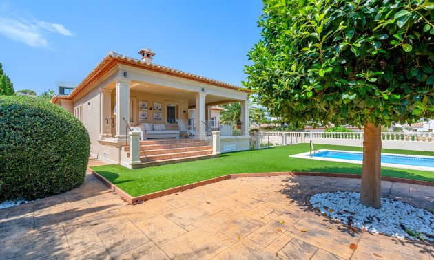 Resale - Villa -
Benissa - Carrio