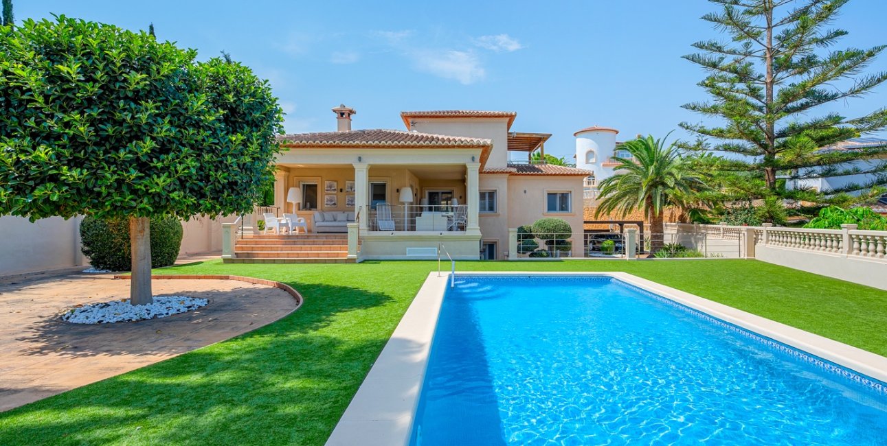 Resale - Villa -
Benissa - Carrio