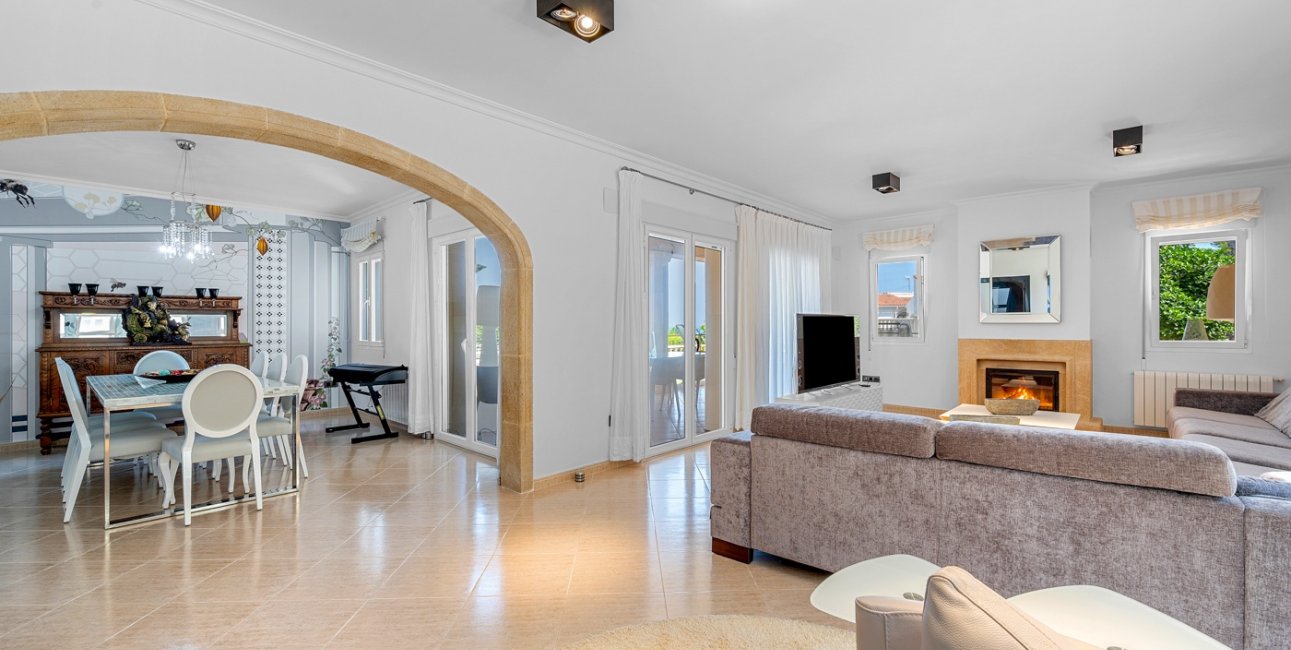 Resale - Villa -
Benissa - Carrio