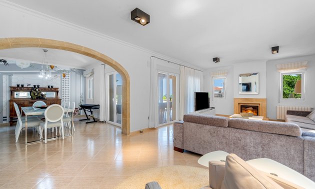 Resale - Villa -
Benissa - Carrio