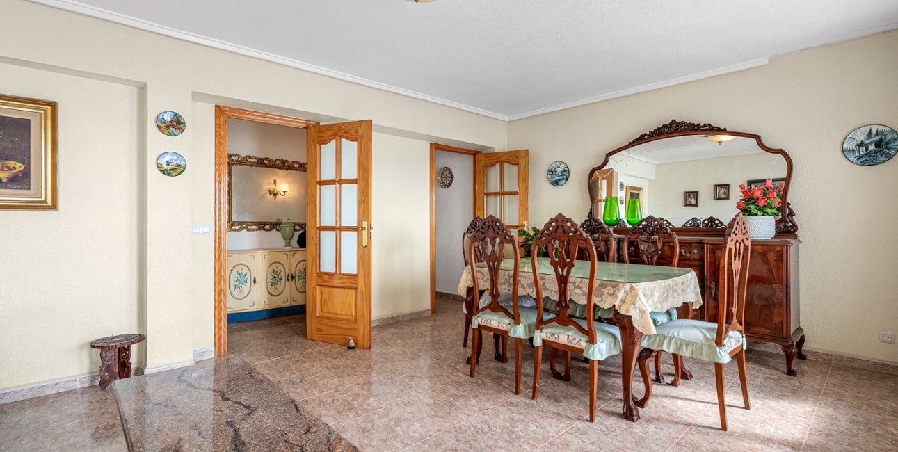 Resale - Apartment / flat -
Torrevieja - Playa Del Cura