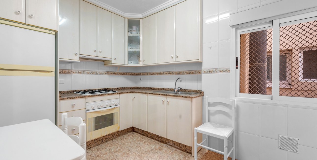 Resale - Apartment / flat -
Torrevieja - Playa Del Cura