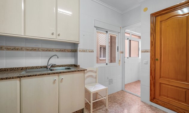 Resale - Apartment / flat -
Torrevieja - Playa Del Cura