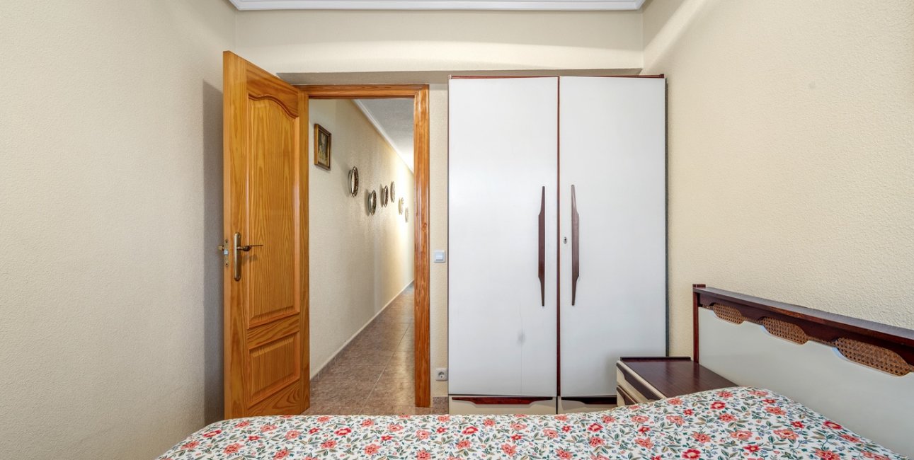 Resale - Apartment / flat -
Torrevieja - Playa Del Cura