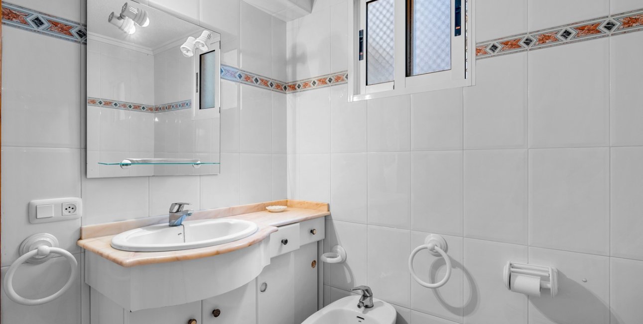 Resale - Apartment / flat -
Torrevieja - Playa Del Cura