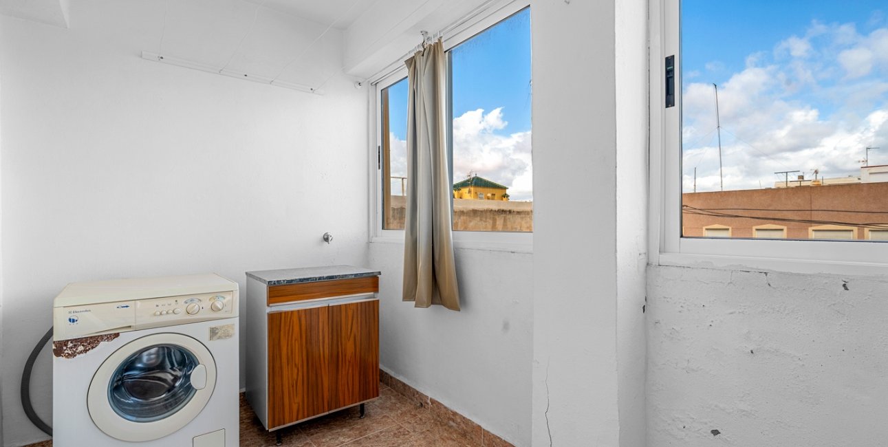 Resale - Apartment / flat -
Torrevieja - Playa Del Cura