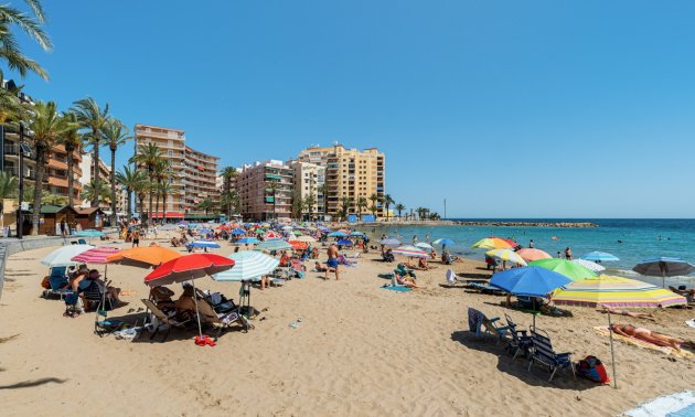 Resale - Apartment / flat -
Torrevieja - Playa Del Cura