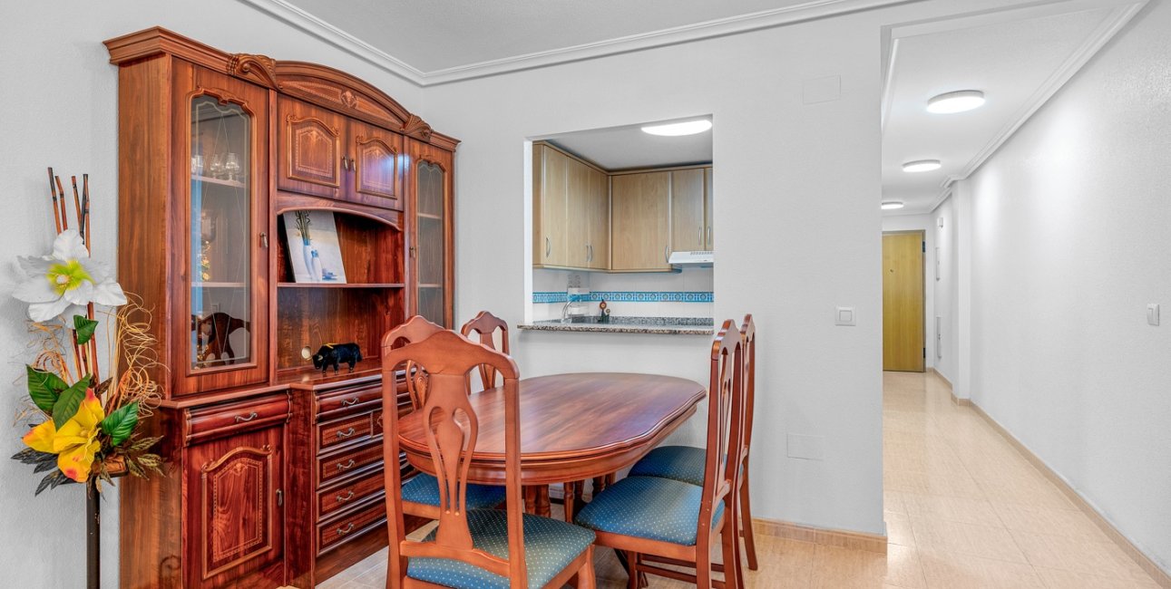 Resale - Apartment / flat -
Torrevieja - Torrevieja - Centre