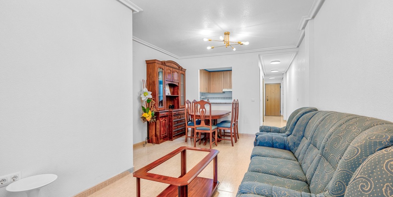 Resale - Apartment / flat -
Torrevieja - Torrevieja - Centre