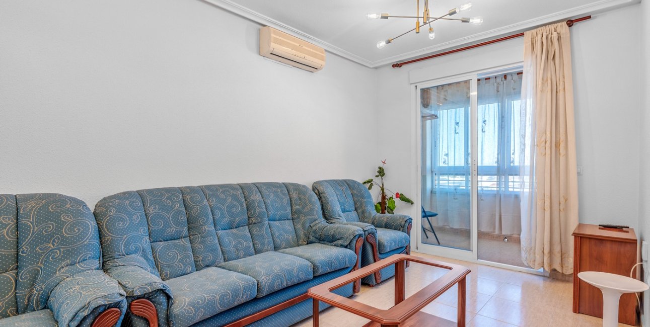 Resale - Apartment / flat -
Torrevieja - Torrevieja - Centre